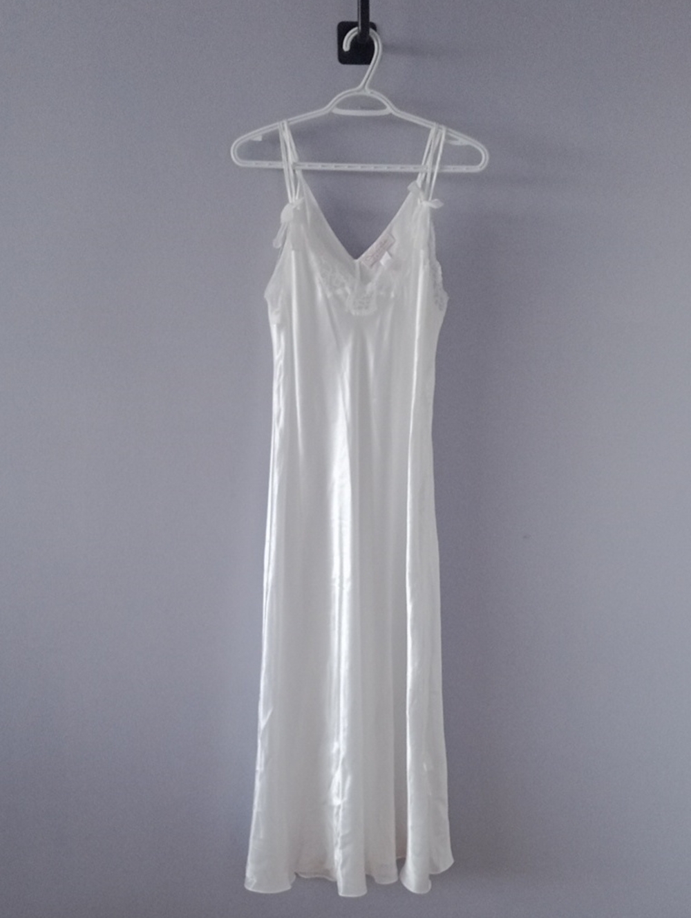 Oscar de la Renta White Satin Lace-Trim Slip Dress